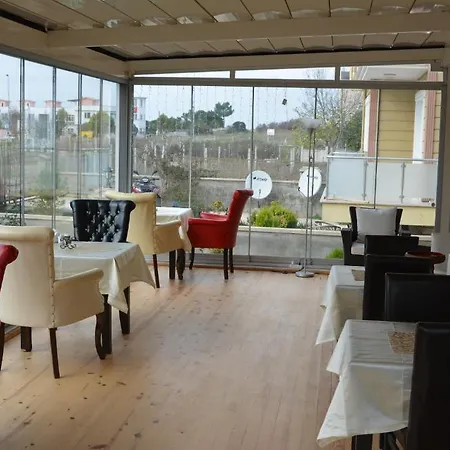 Otel Assortie La 3*