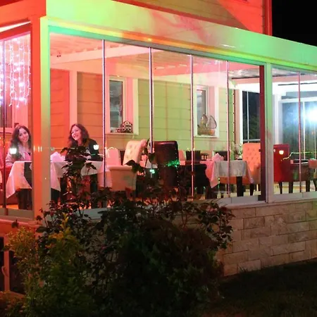 מלון Assortie La 3*